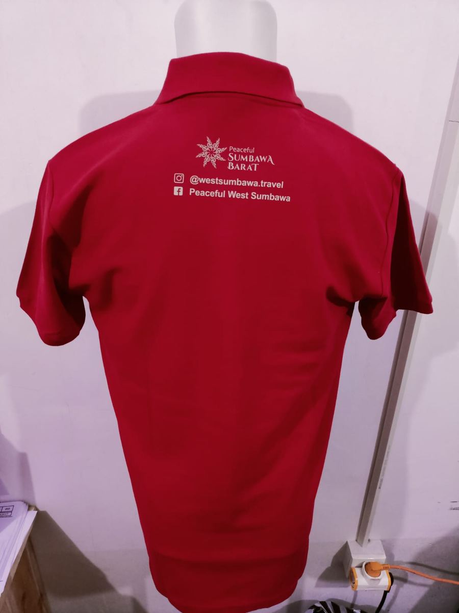 Kaos polo merah seragam instansi, NTB